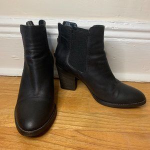 Aquatalia Black Leather Healed Boots with Zipper, Size 8